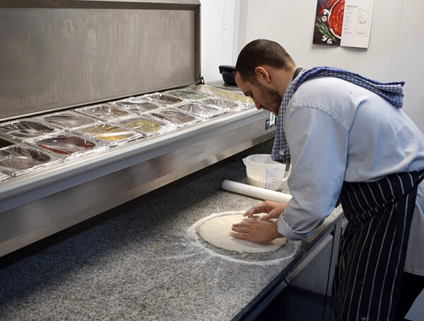 LUU Pizza Prep chef